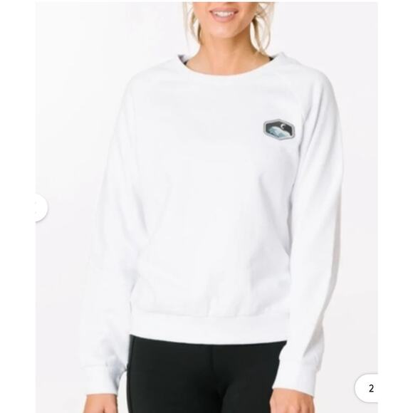 Zyia Active Sweater Size S Mountain Moon Embroidered Patch Crewneck Sweatshirt - Picture 2 of 13